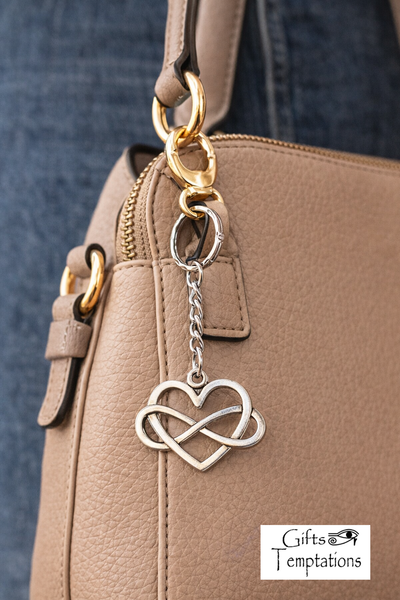 Best Friend Gift Card with Infinity Heart Keyring – “The World Is Full of Idiots Except Us” Friendship Card, Birthday Gift for Bestie, Friendship Gifts for Women